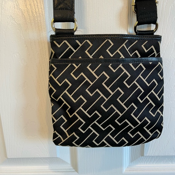 Crossbody bag never used - Picture 3 of 3